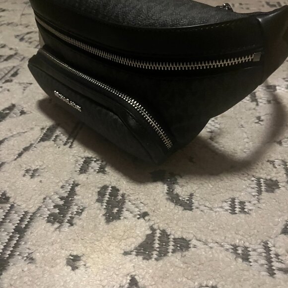 Michael Kors - Picture 2 of 5